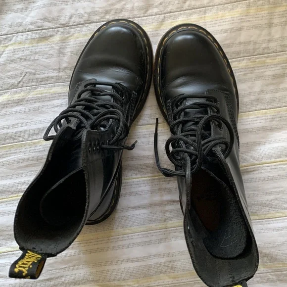 Dr Martens boots - Picture 3 of 7